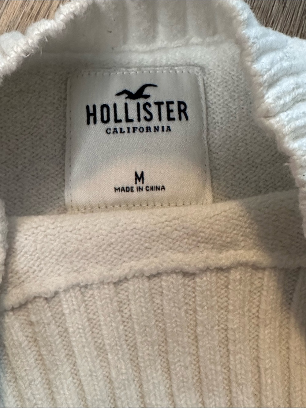 Hollister Women's Scoop/Crew Knit Sweater in White - Picture 2 of 3